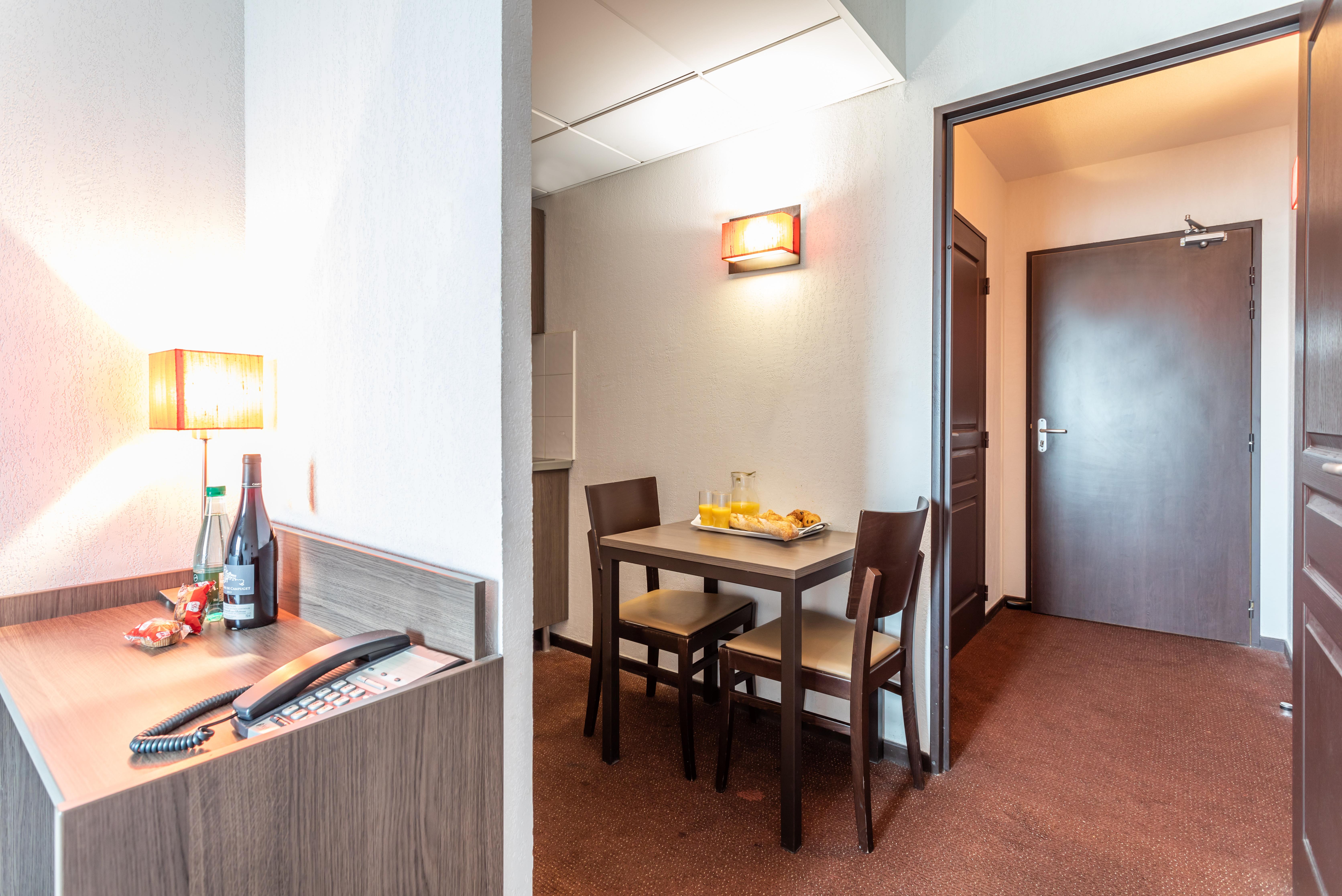 Comfort Aparthotel Nimes Centre Bagian luar foto