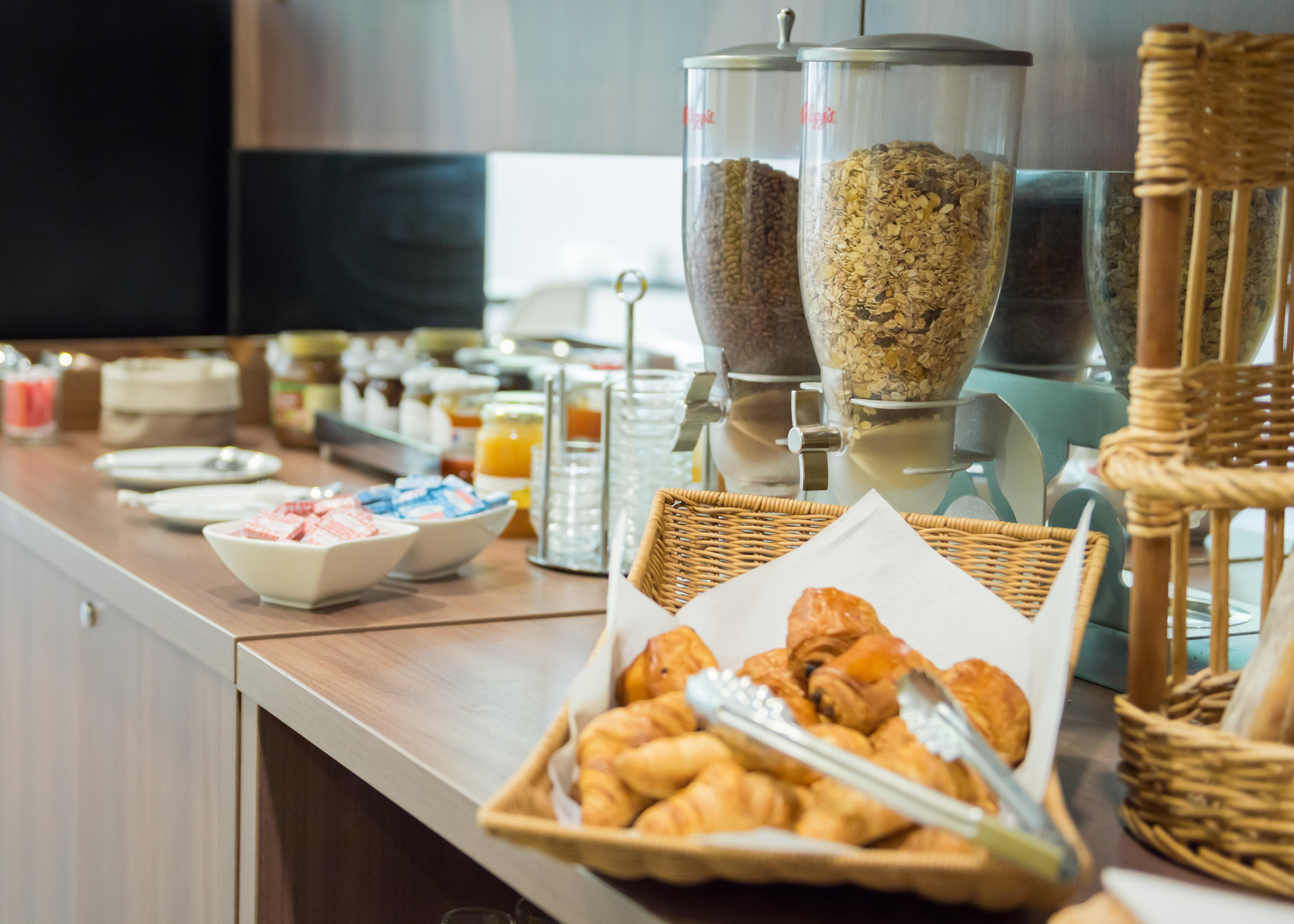 Comfort Aparthotel Nimes Centre Bagian luar foto
