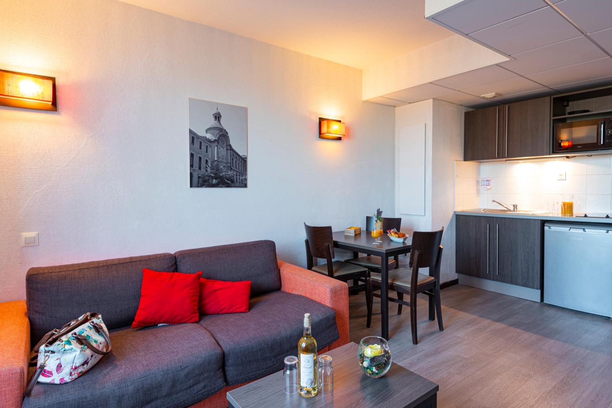 Comfort Aparthotel Nimes Centre Bagian luar foto