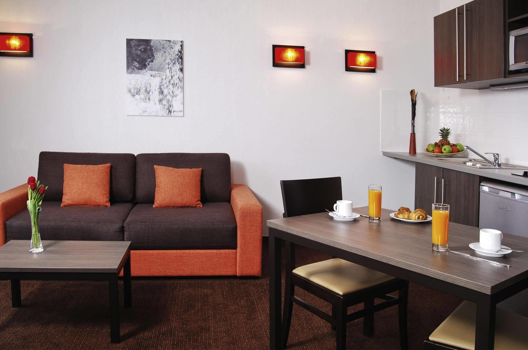 Comfort Aparthotel Nimes Centre Ruang foto